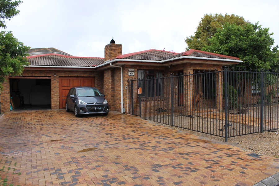 5 Bedroom Property for Sale in De Kuilen Western Cape